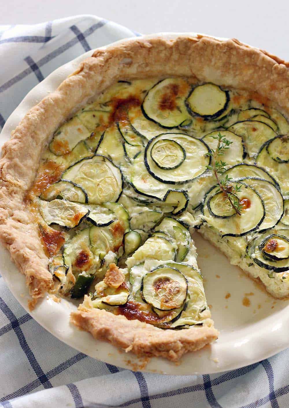 With only six ingredients and about 5 minutes of prep, this quiche is the ultimate easy (and GORGEOUS!) meal for breakfast, lunch, or dinner!