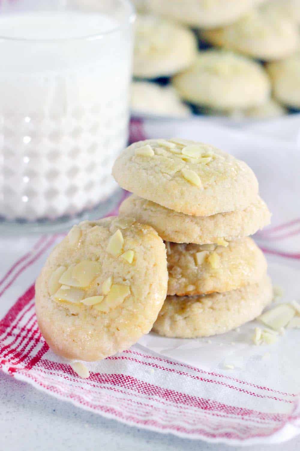 These Norwegian Butter Cookies (Serinakaker) are delicate and buttery, similar to shortbread but less crumbly, with melt-in-your-mouth almond and vanilla flavors. They are the PERFECT cookie, especially if you're looking for a new Christmas cookie recipe! | www.bowlofdelicious.com