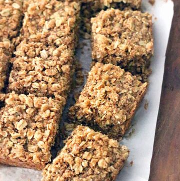 These Maple and Brown Sugar Oatmeal Squares are made with 100% whole grains. A healthy breakfast recipe- they're full of fiber and will keep you satisfied all morning. The perfect grab and go for busy mornings, or to pack in your bag for a long hike.