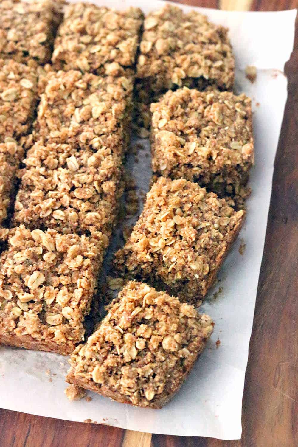 These Maple and Brown Sugar Oatmeal Squares are made with 100% whole grains. A healthy breakfast recipe- they're full of fiber and will keep you satisfied all morning. The perfect grab and go for busy mornings, or to pack in your bag for a long hike.