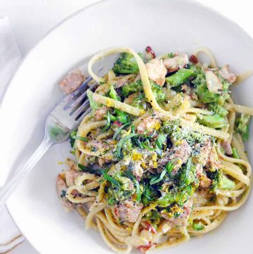 This chicken and broccoli linguine with lemon butter basil sauce recipe is creamy without any milk or cream. Full of bright, fresh flavor and packed with good for you broccoli.