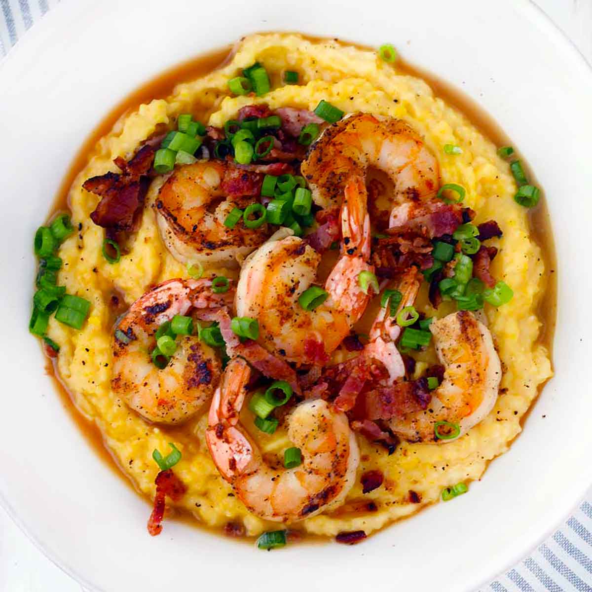 https://www.bowlofdelicious.com/wp-content/uploads/2018/08/Easy-Classic-Shrimp-and-Grits-square.jpg