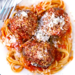 Square photo for baked beef meatballs.