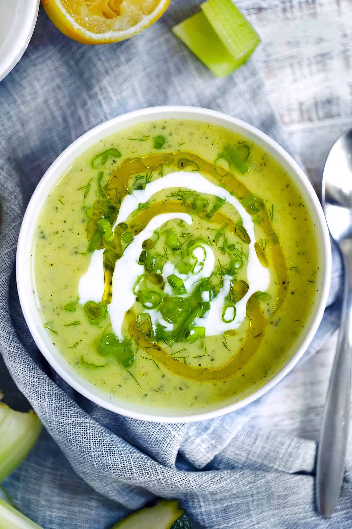 Overhead photo of a bowl of zucchini soup.