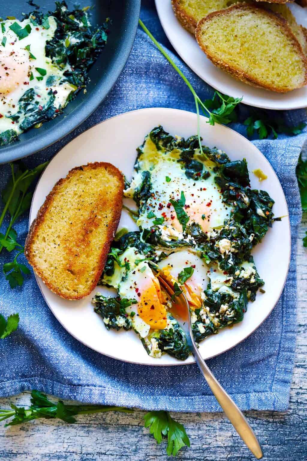 Creamy Spinach and Eggs - Bowl of Delicious
